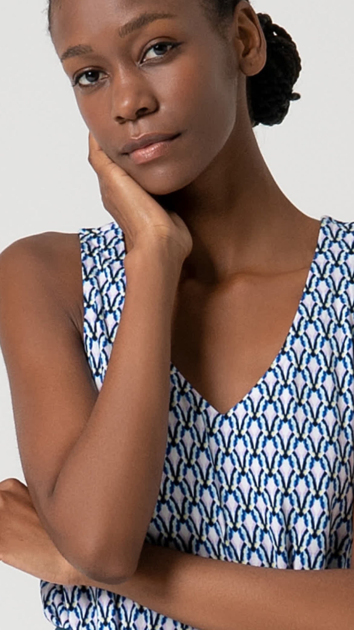 Top de tirantes estampado azul