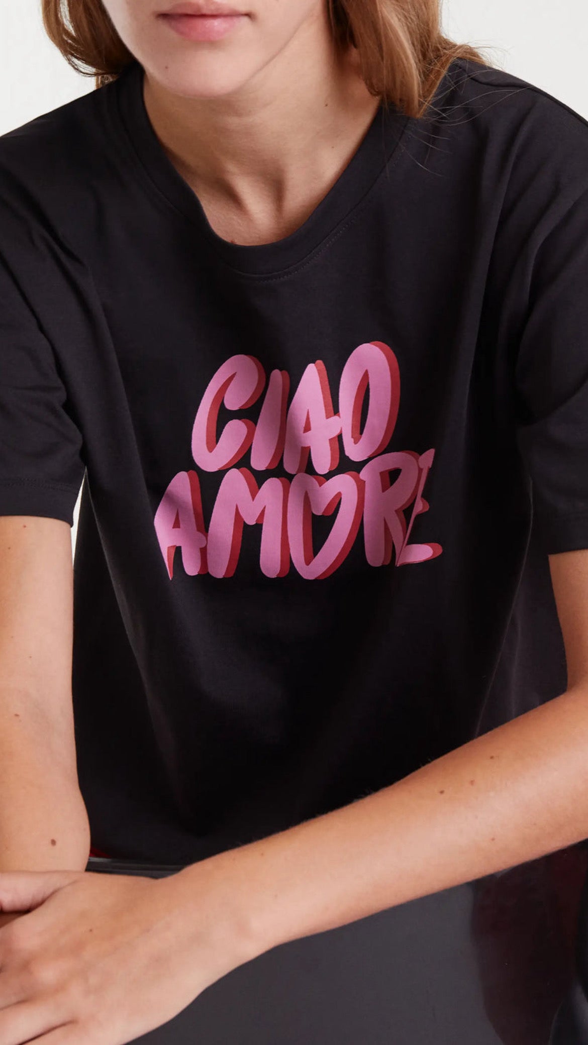 Camiseta 100% algodón con estampado amore