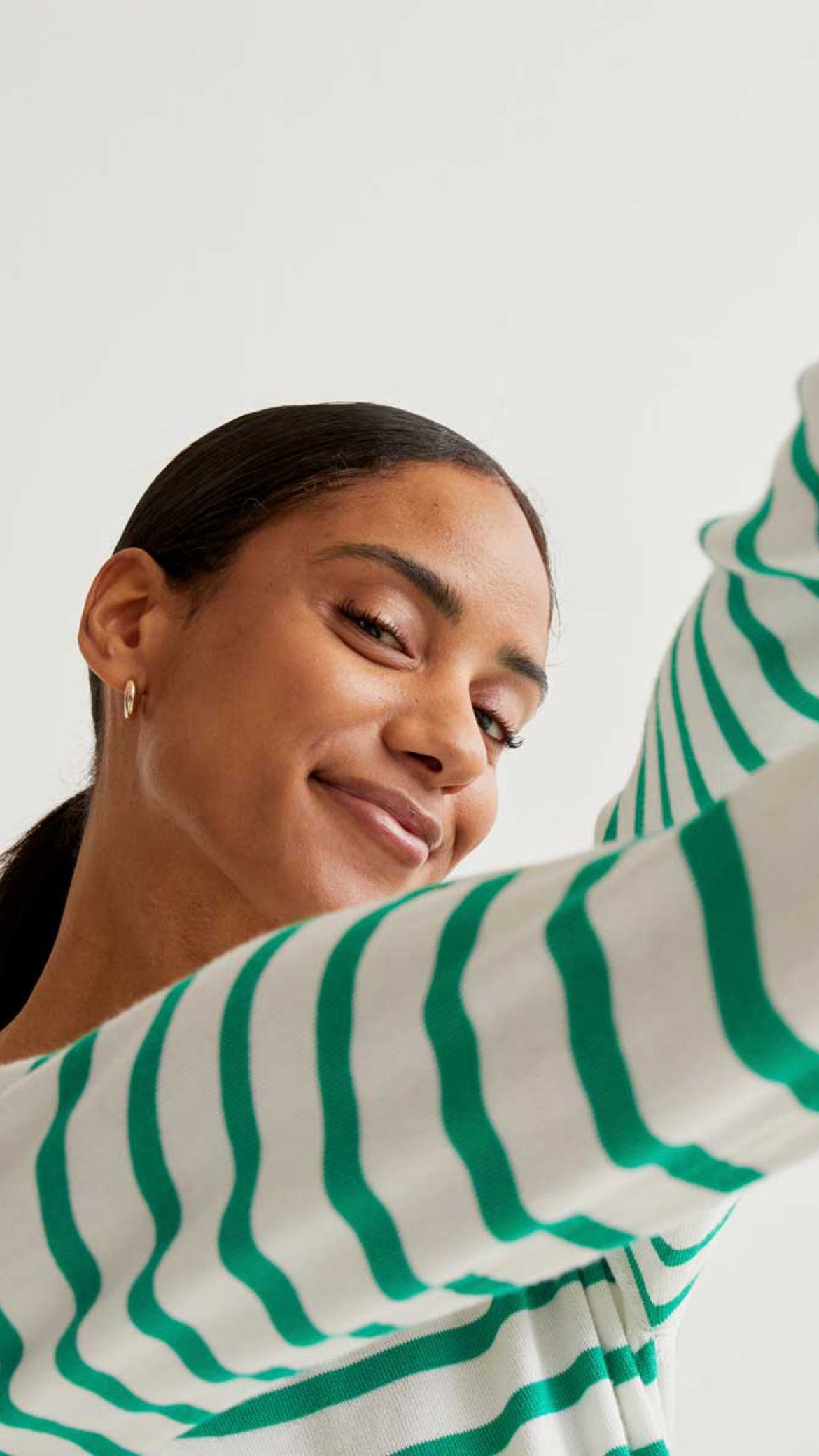 Jersey de punto con estampado de rayas blancas y verdes