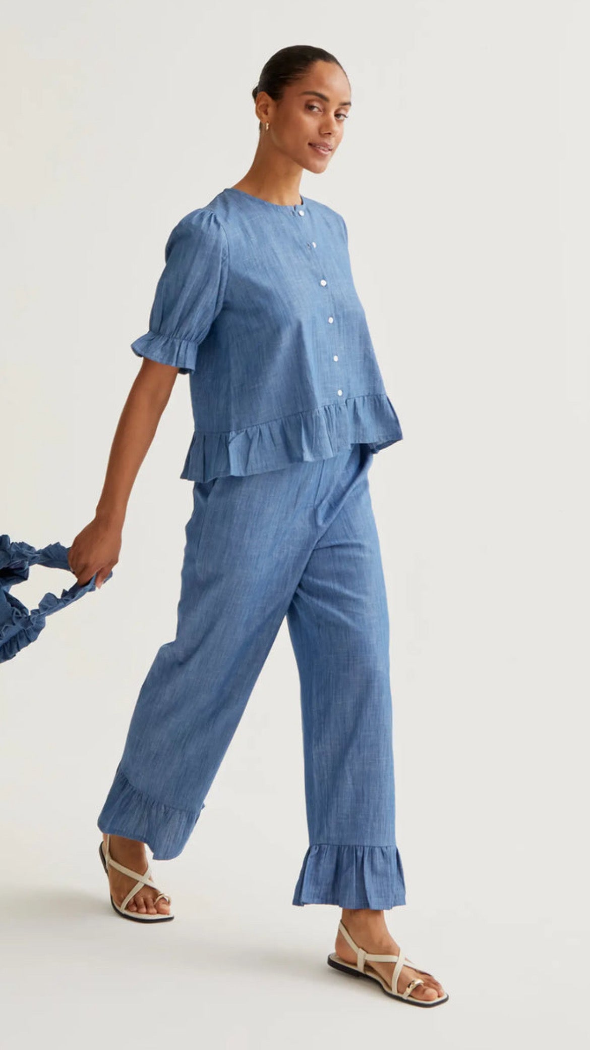 Pantalón 100% algodón chambray azul claro