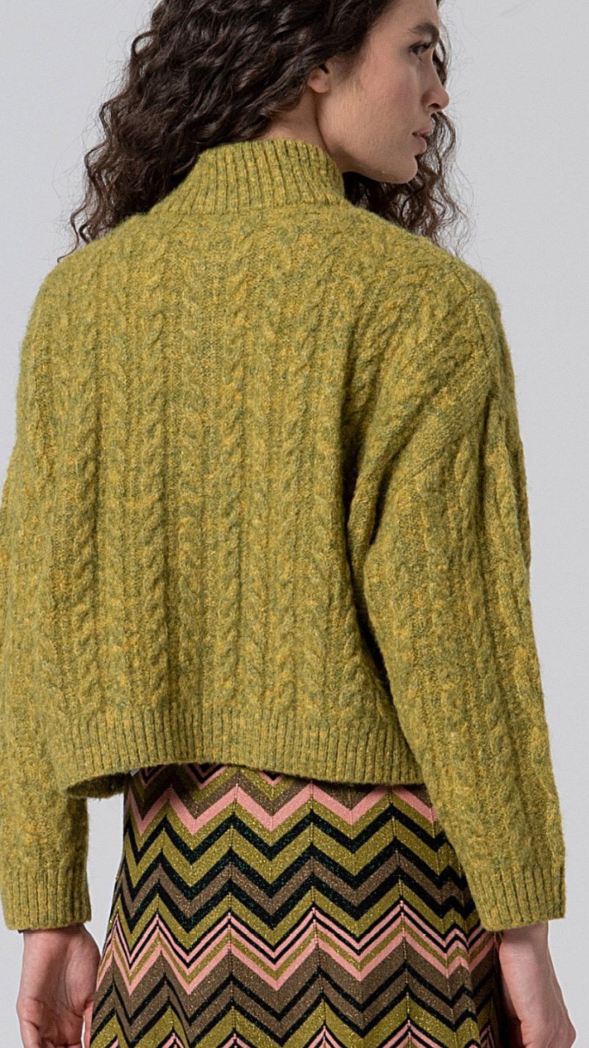 Cárdigan grueso aranés en color verde pistacho