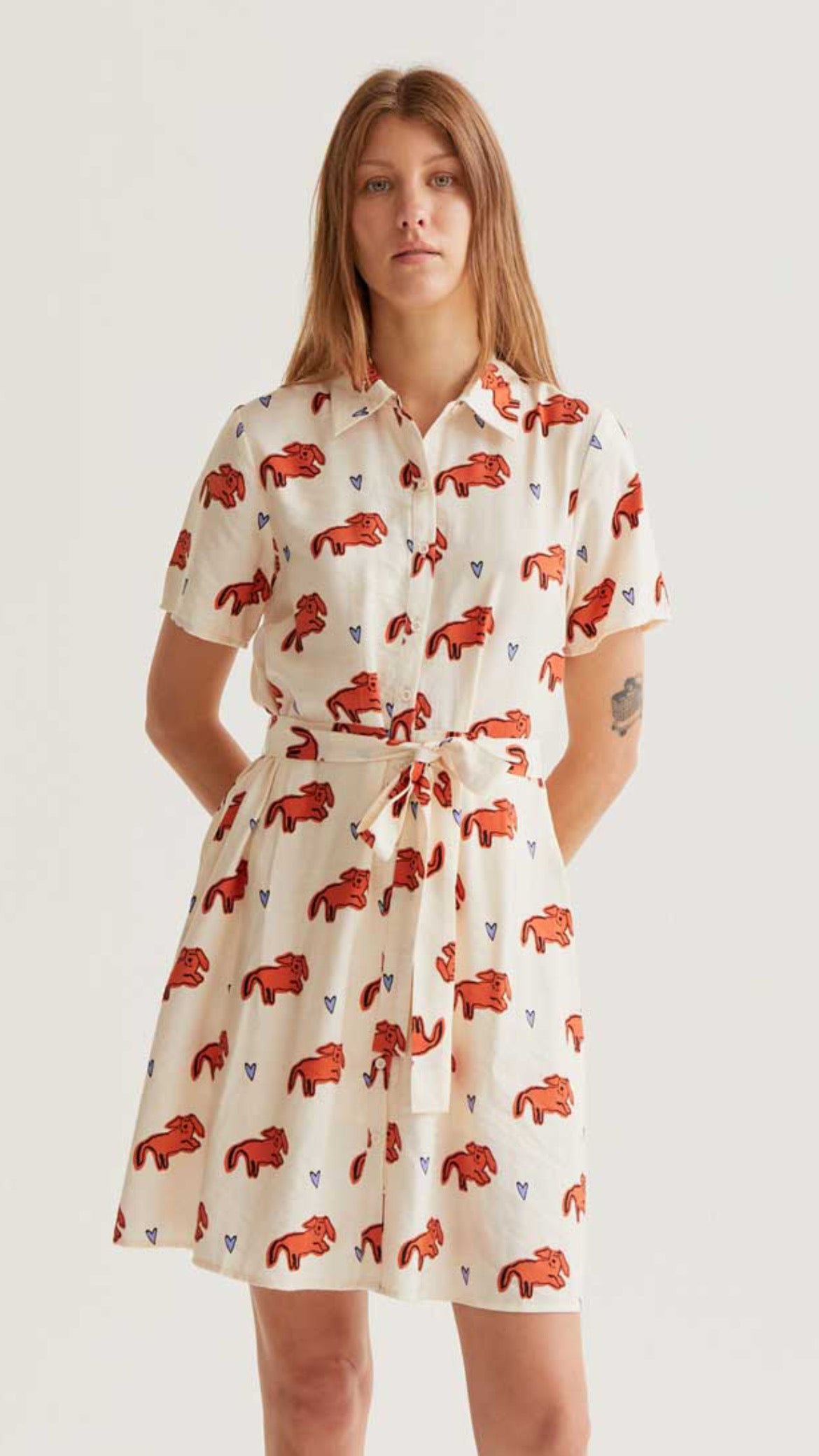 Vestido corto con estampado Tochi