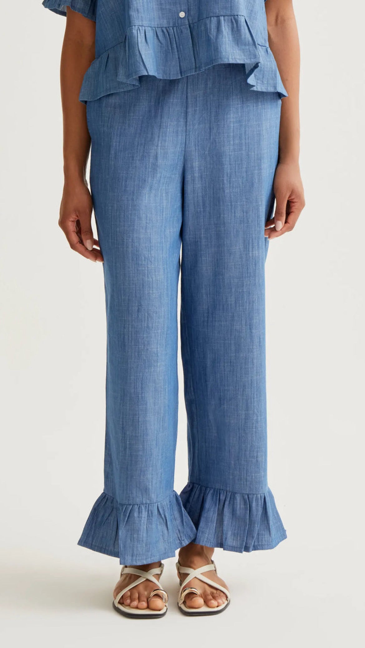 Pantalón 100% algodón chambray azul claro