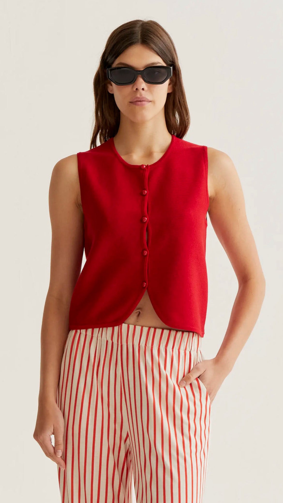 Top chaleco punto rojo