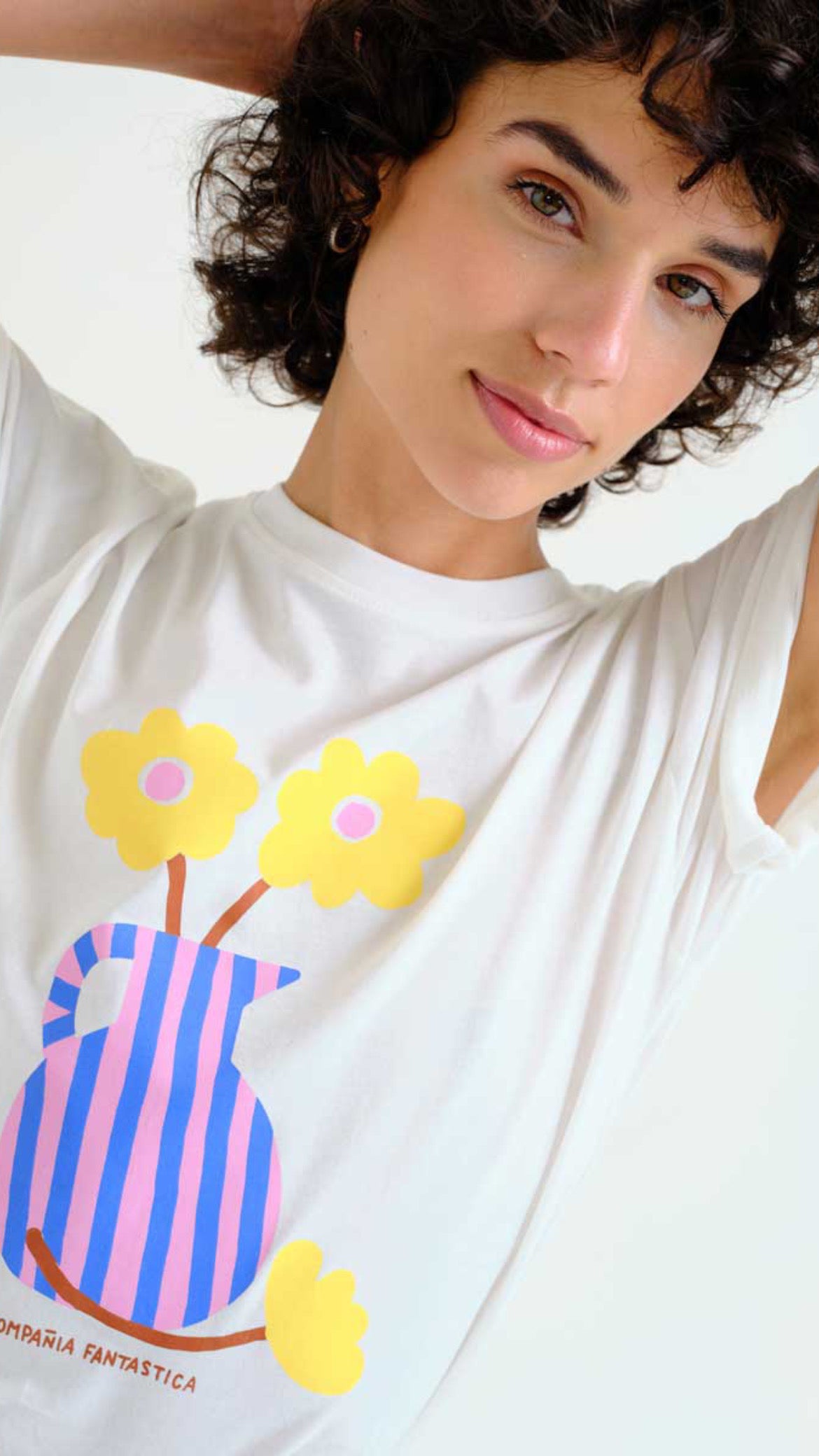 Camiseta con estampado jarrón Compañía Fantástica