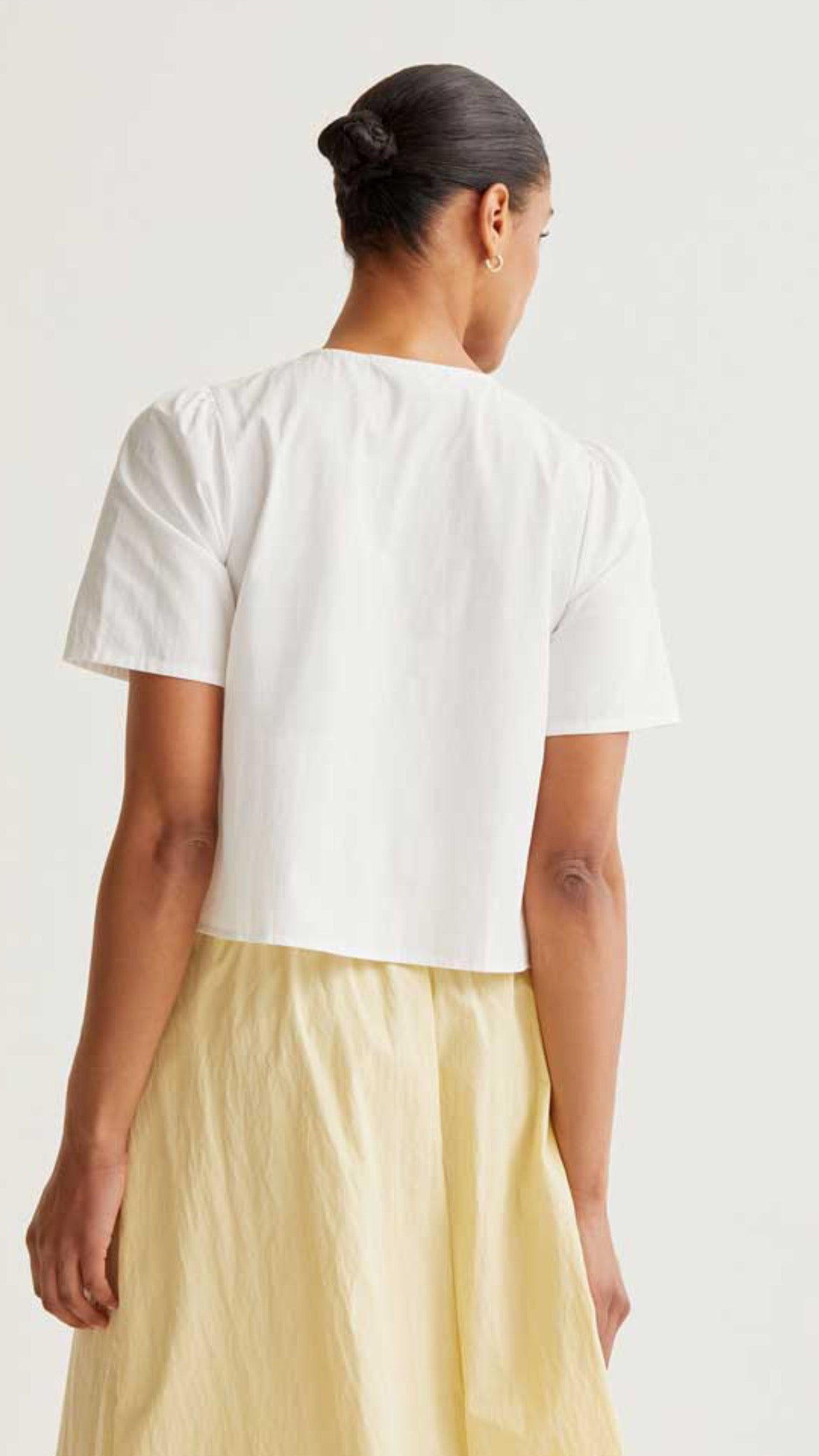 Top 100% algodón con botones multicolor