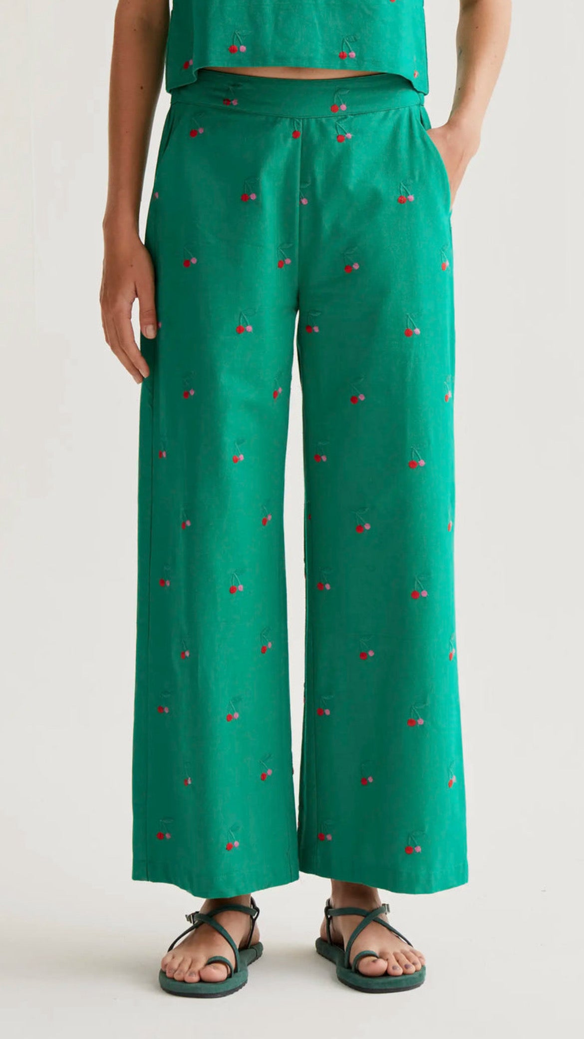 Pantalón con bordados Green Cherries