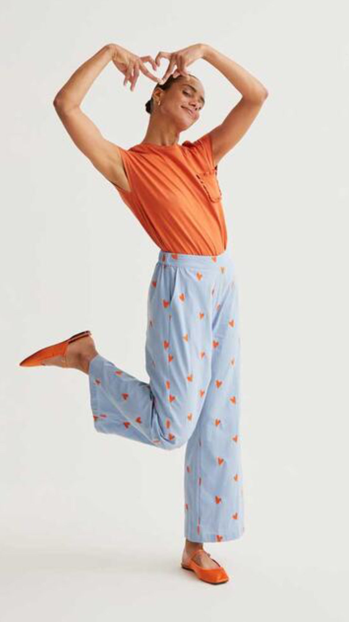 Pantalón con estampado Hearts