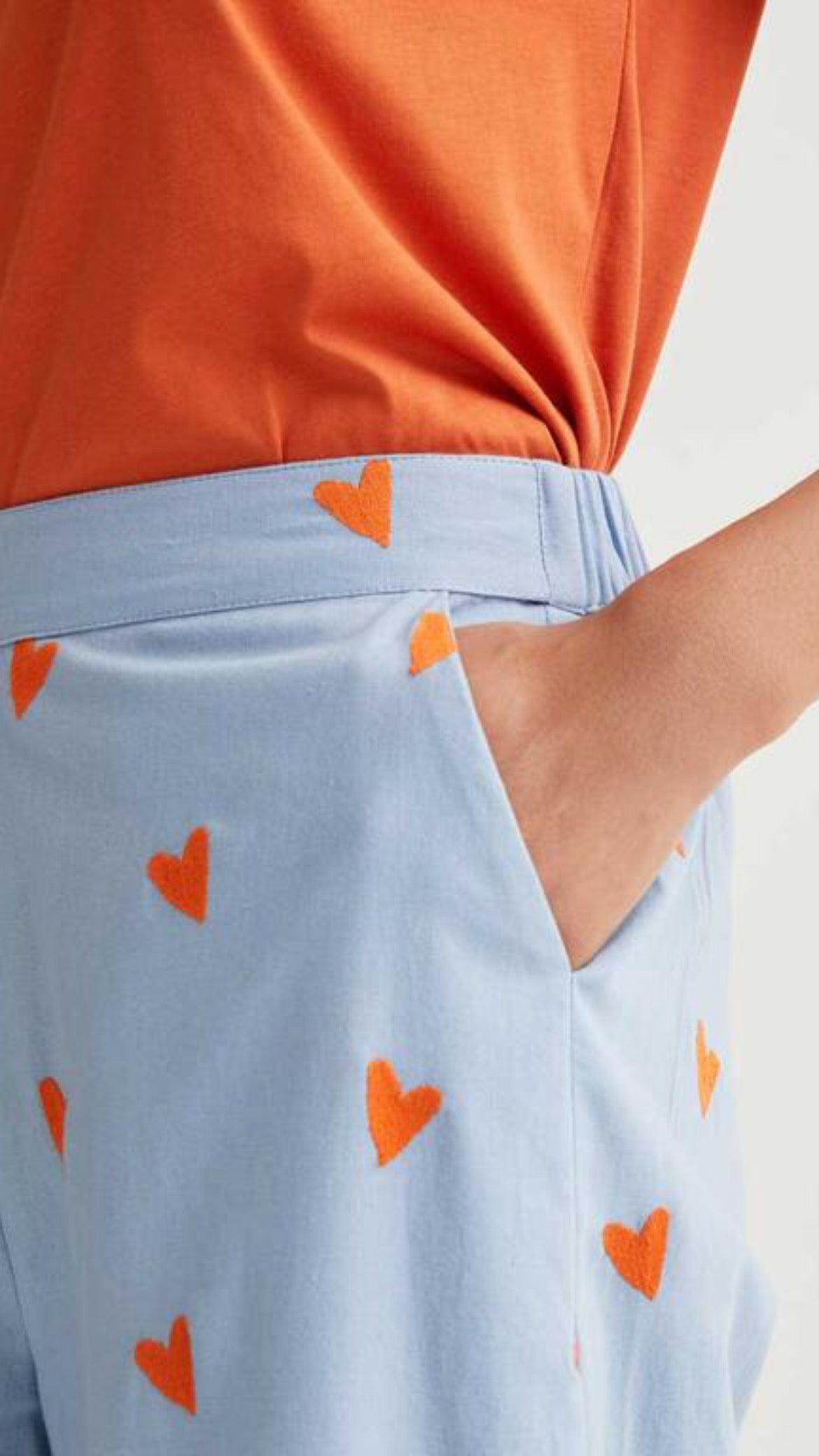 Pantalón con estampado Hearts