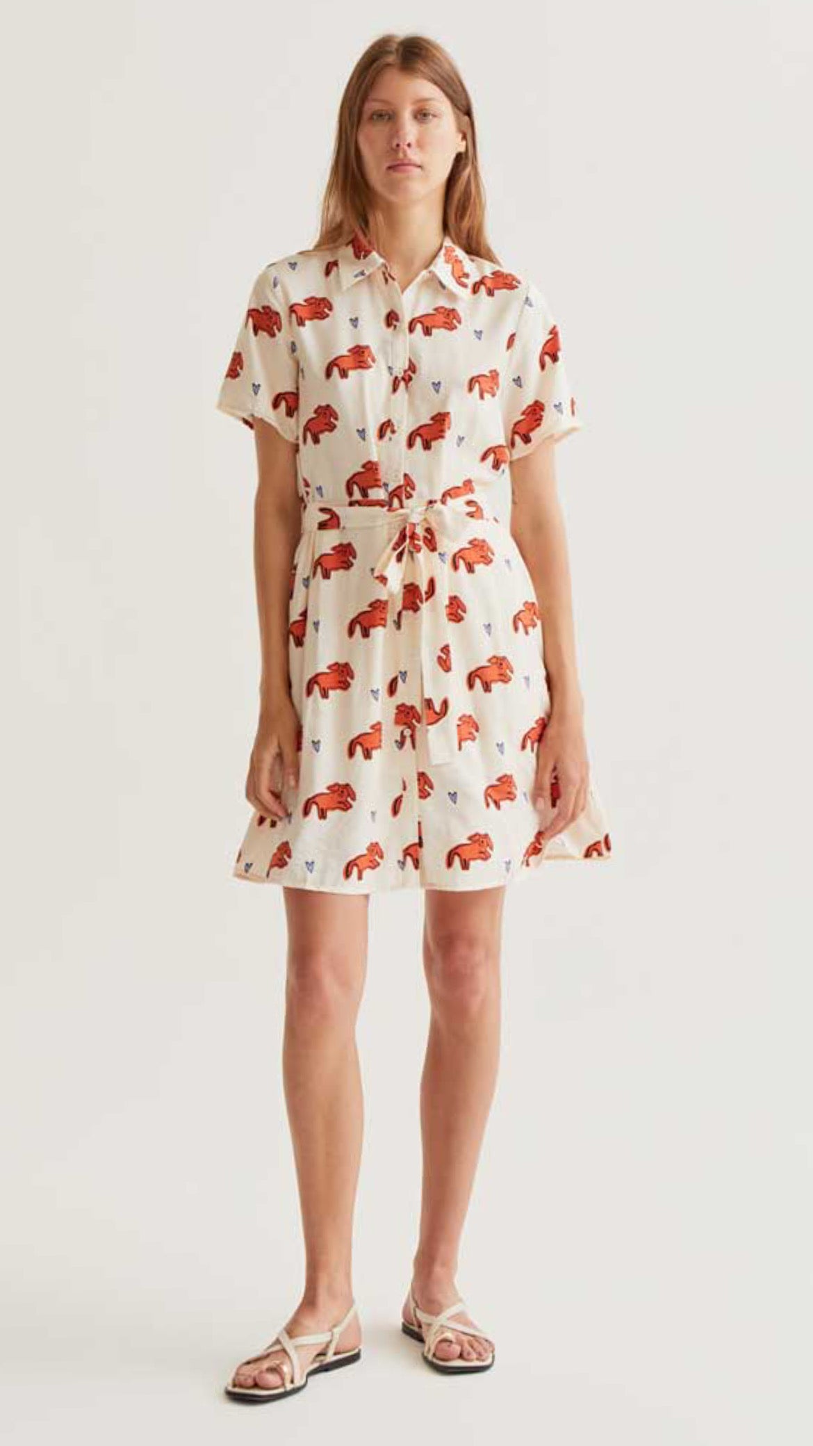 Vestido corto con estampado Tochi