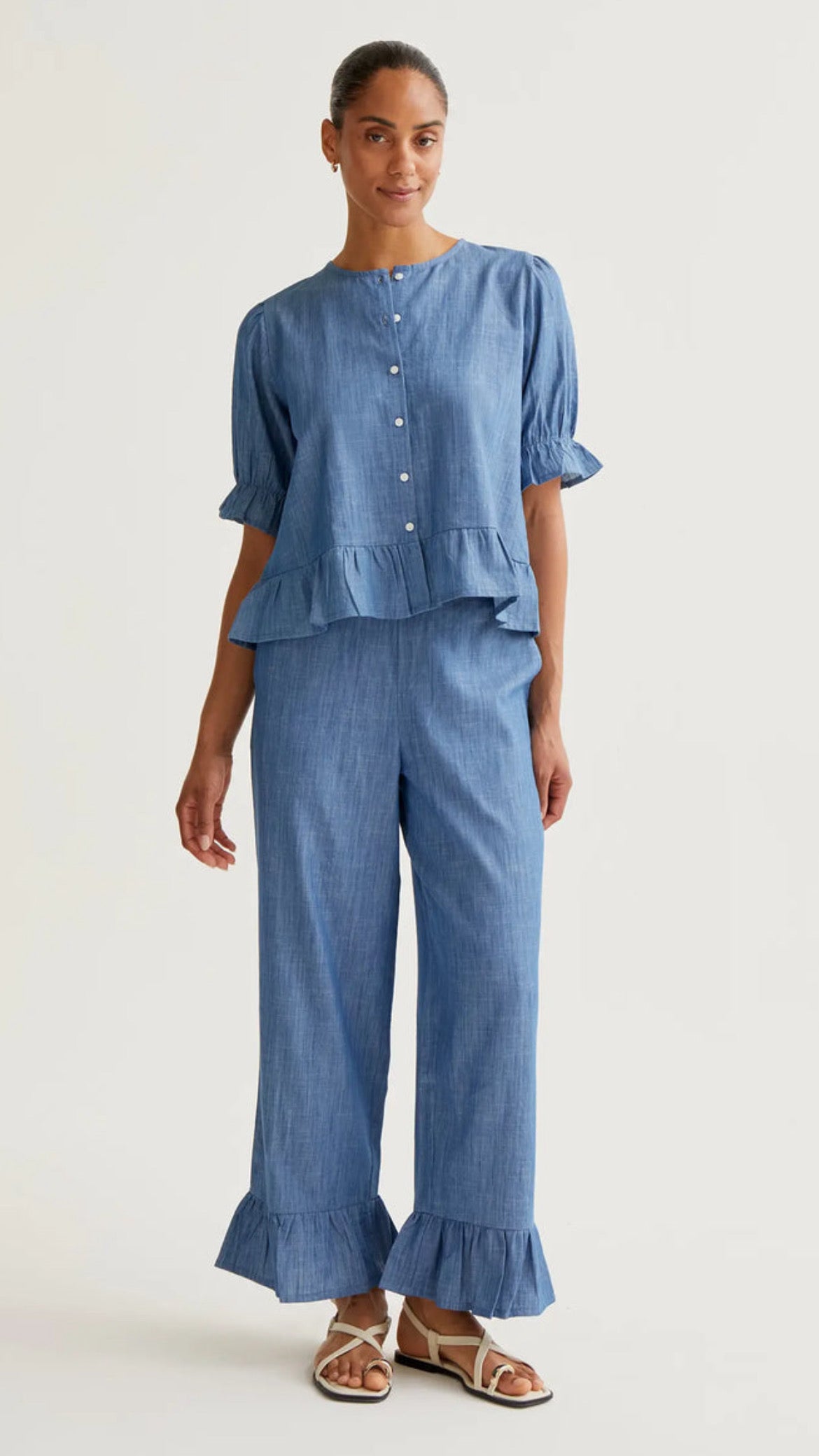 Pantalón 100% algodón chambray azul claro