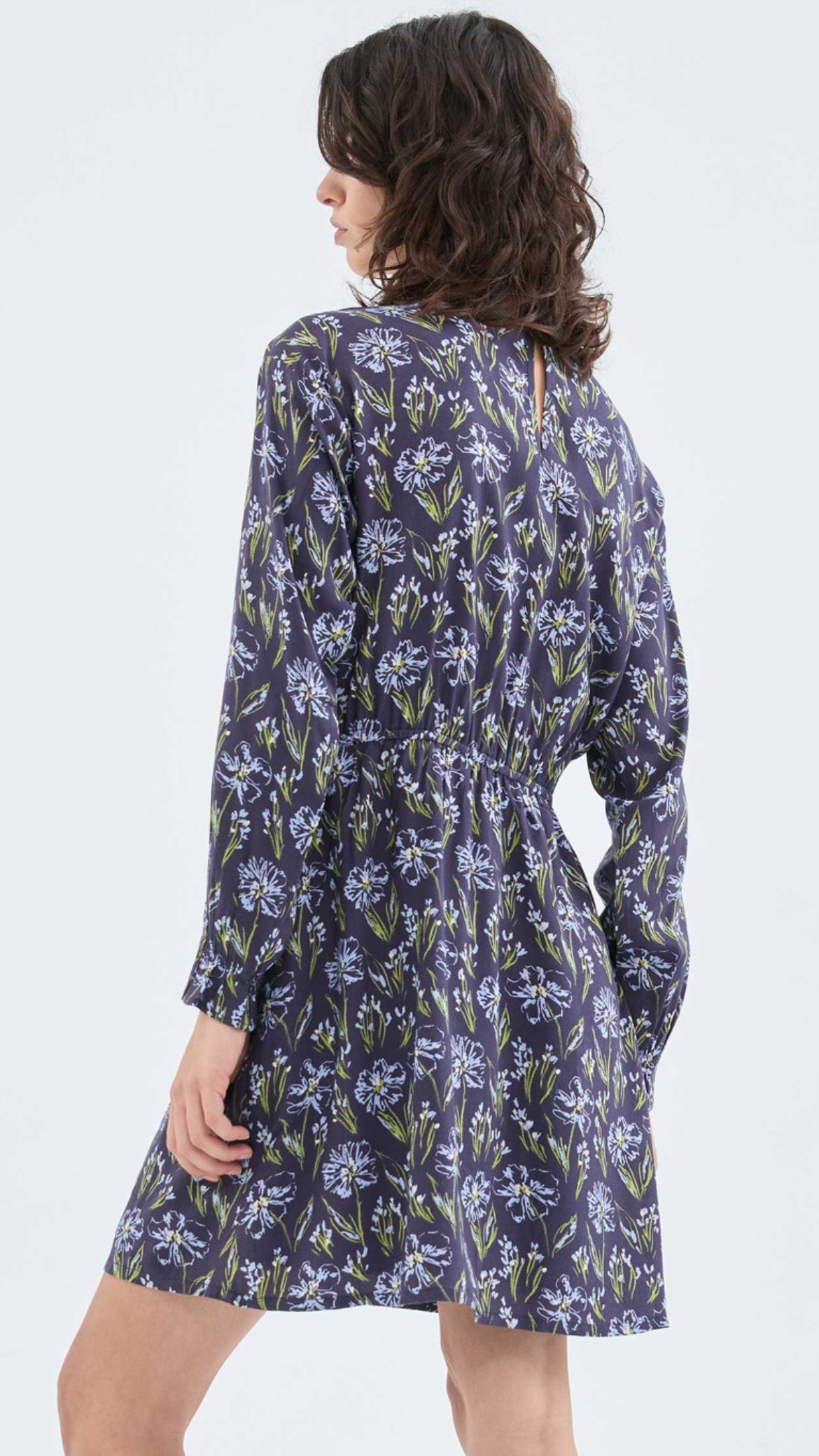 Vestido corto en viscosa LENZING ECOVERO con estampado floral azul