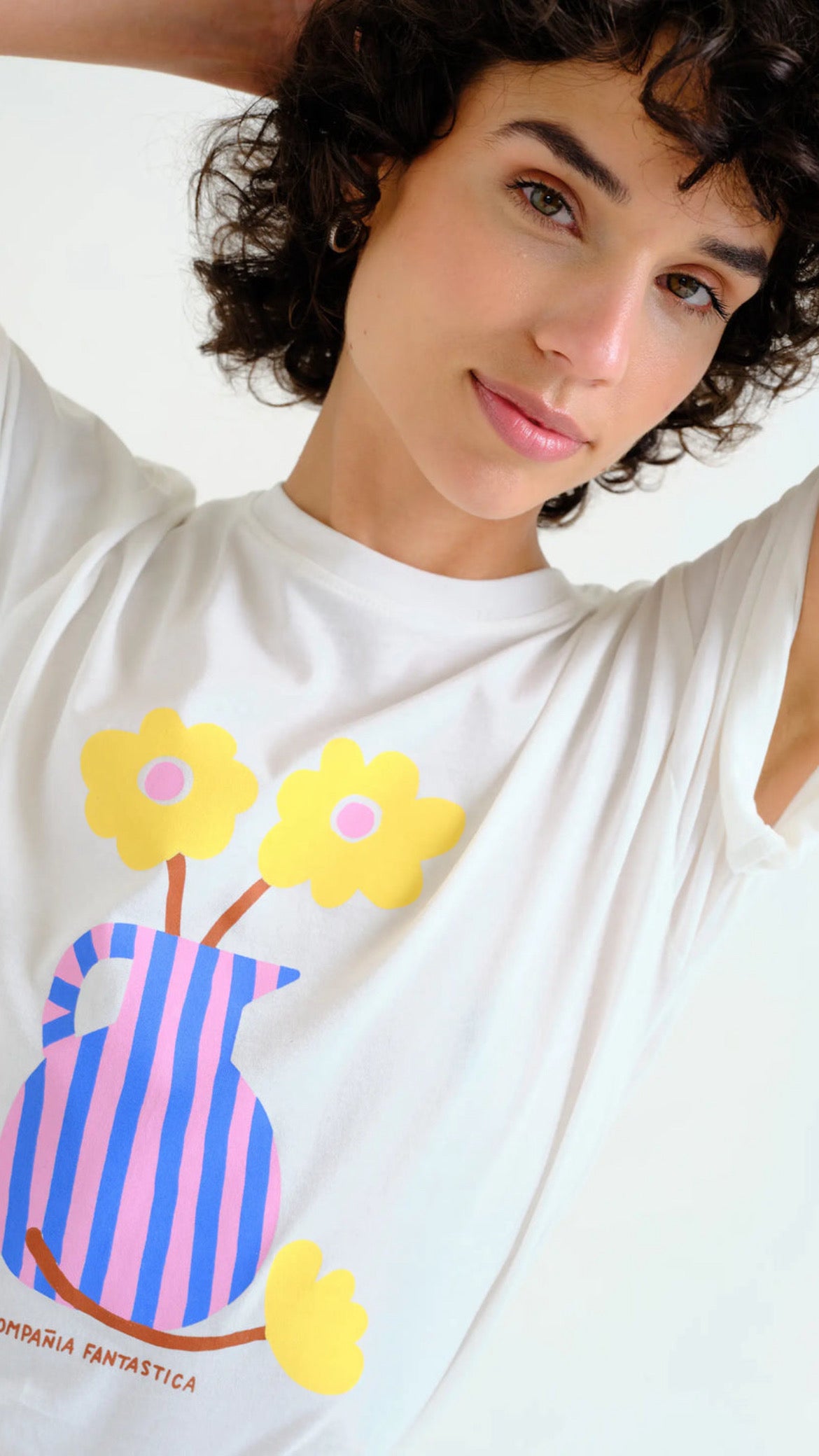 Camiseta con estampado jarrón "Compañía Fantástica"