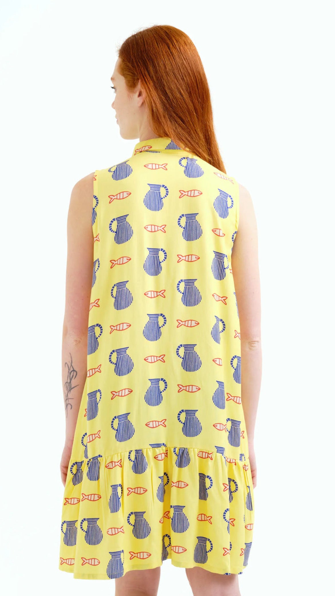 Vestido corto con estampado Brava