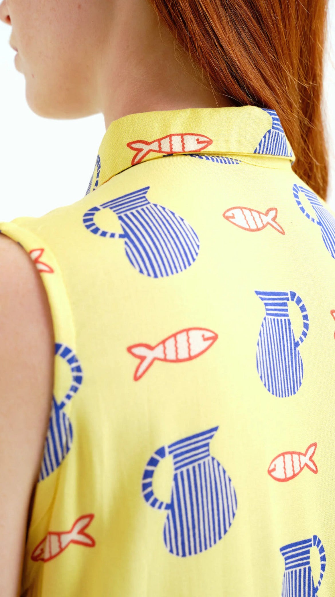Vestido corto con estampado Brava