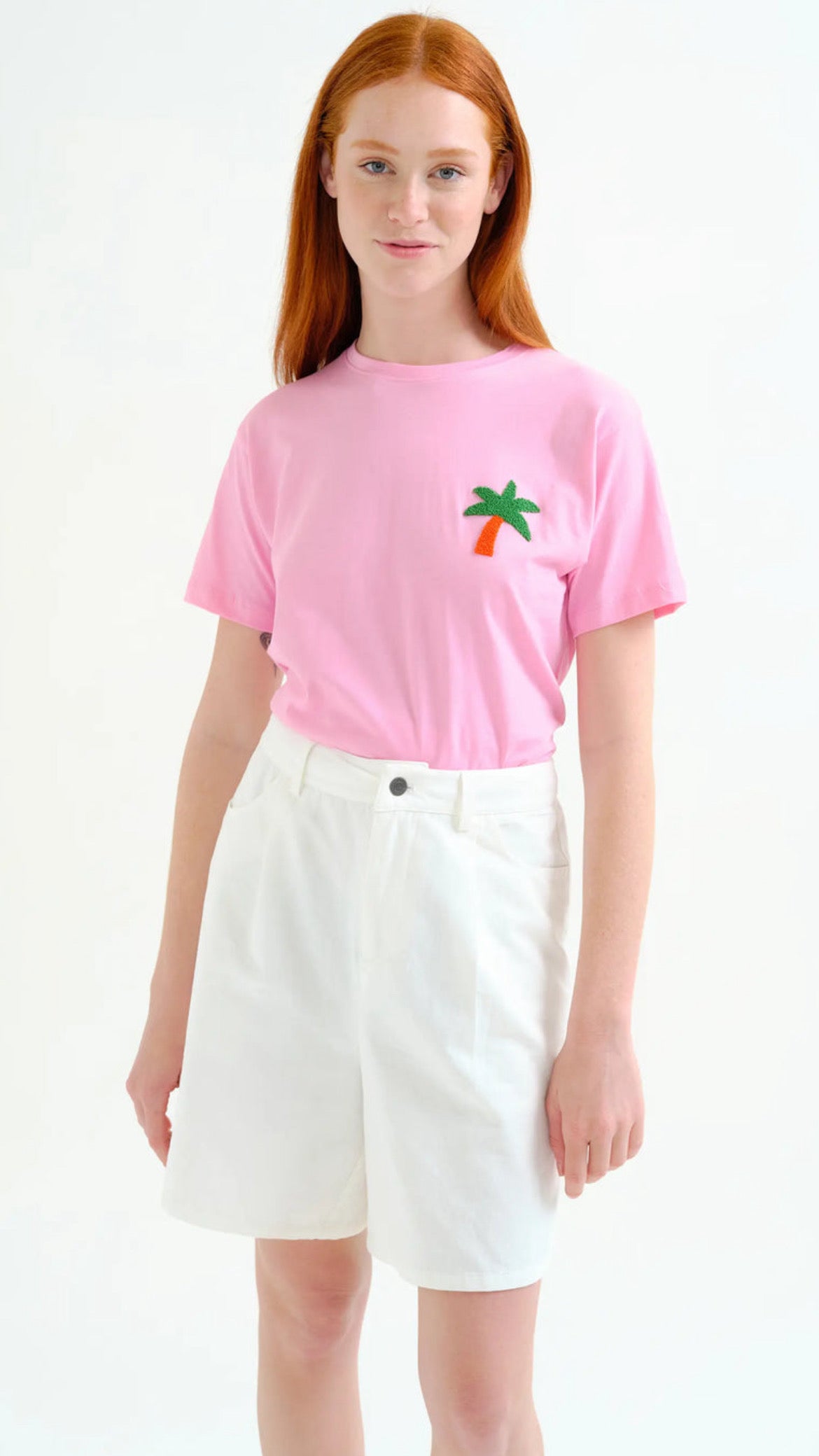 Camiseta con bordado de palmera