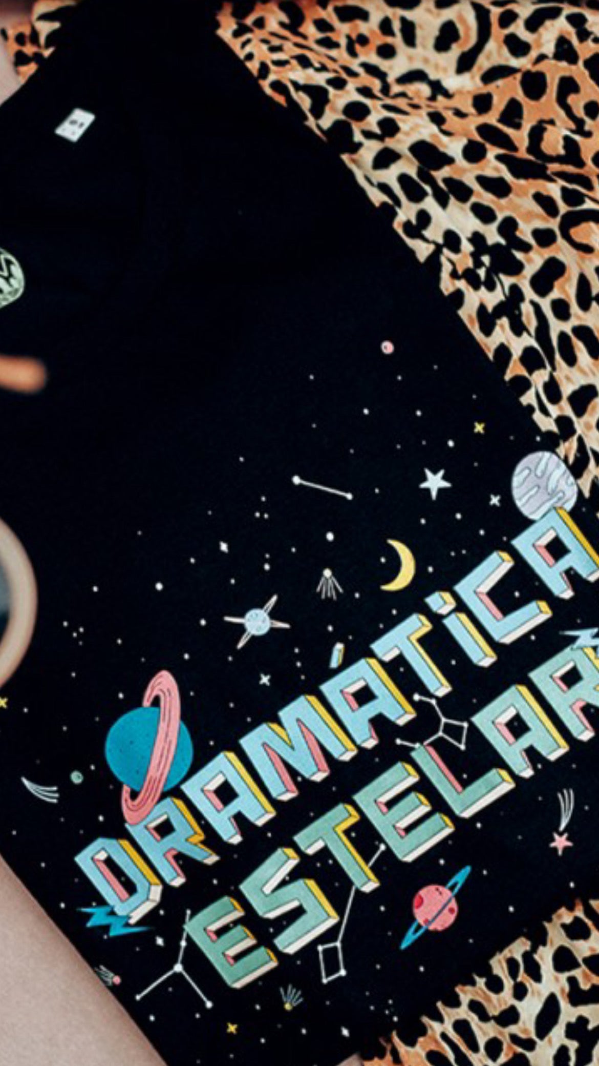 Camiseta Dramática Estelar