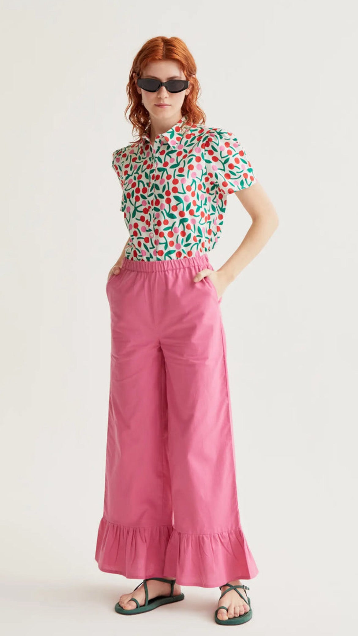 Camisa con estampado guinda