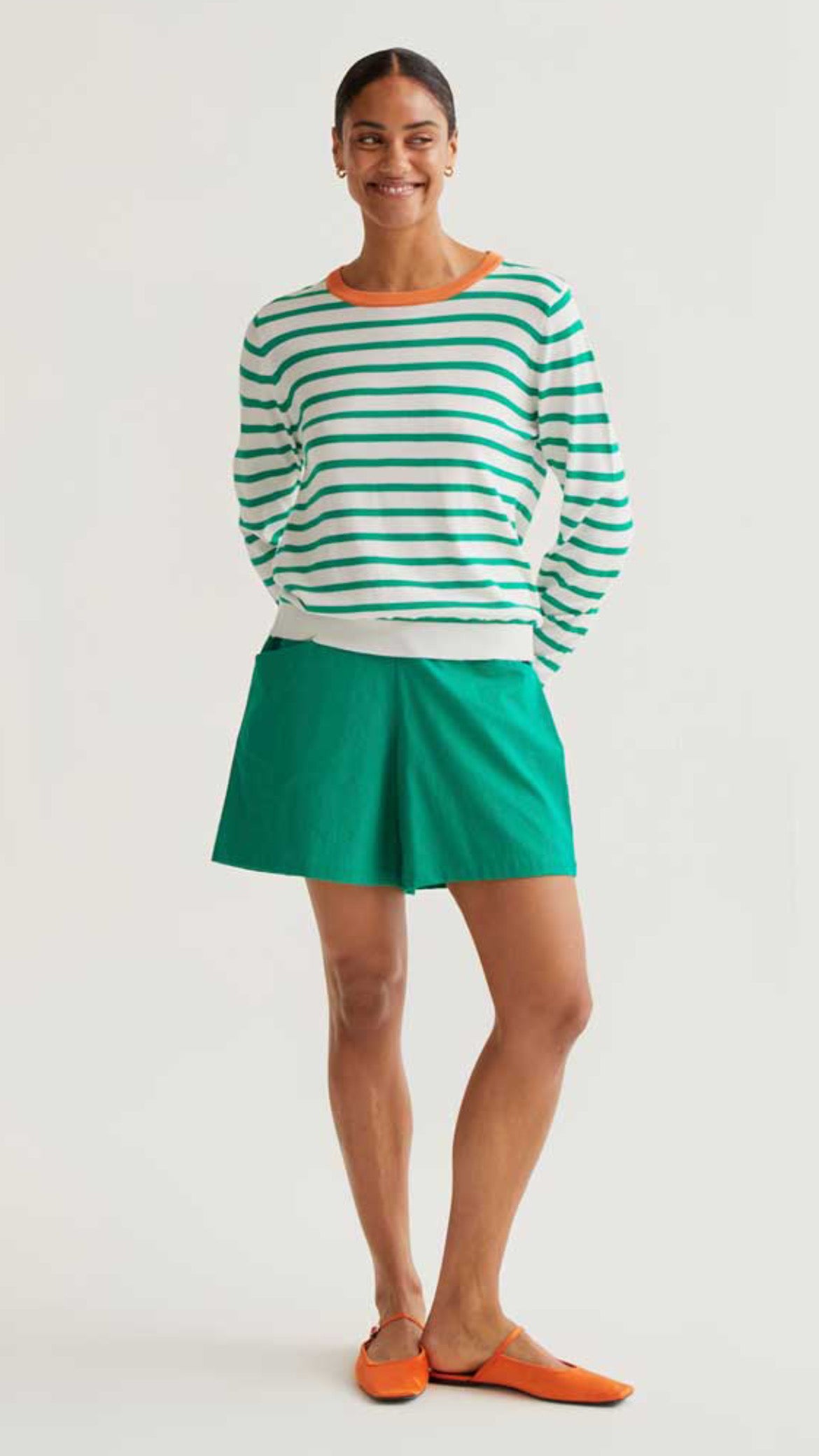 Jersey de punto con estampado de rayas blancas y verdes