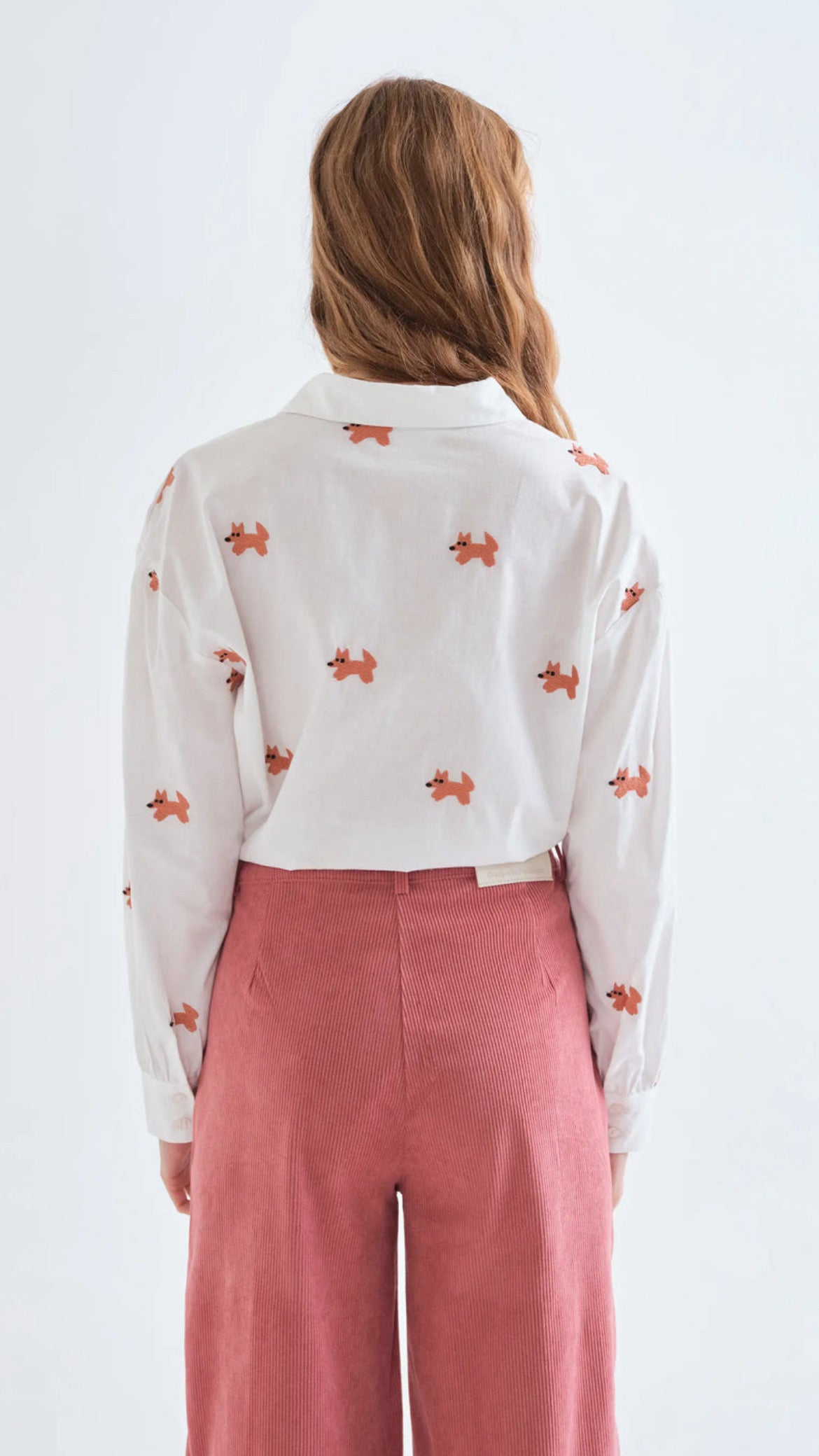 Camisa 100% algodón con bordado de zorritos