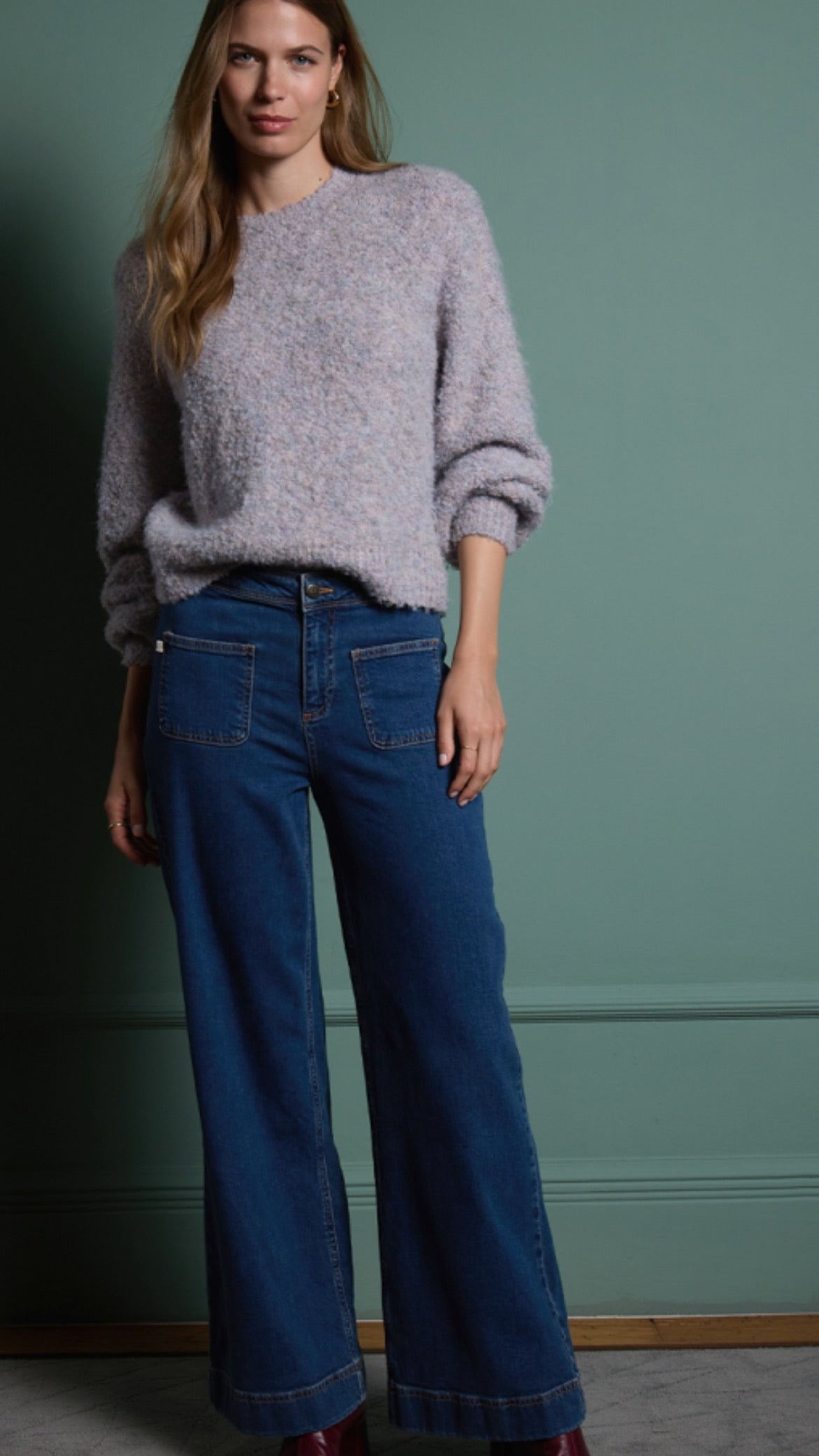 Pantalón vaquero corte flare