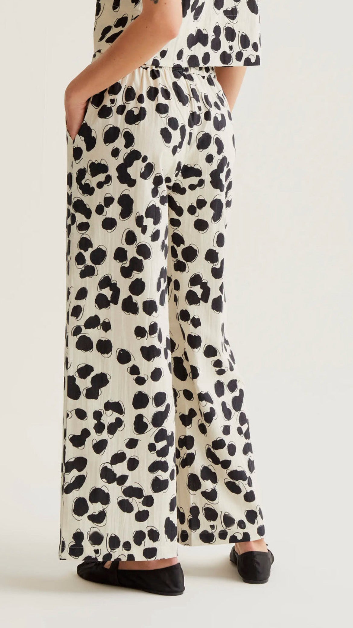 Pantalón con estampado Dalmatian