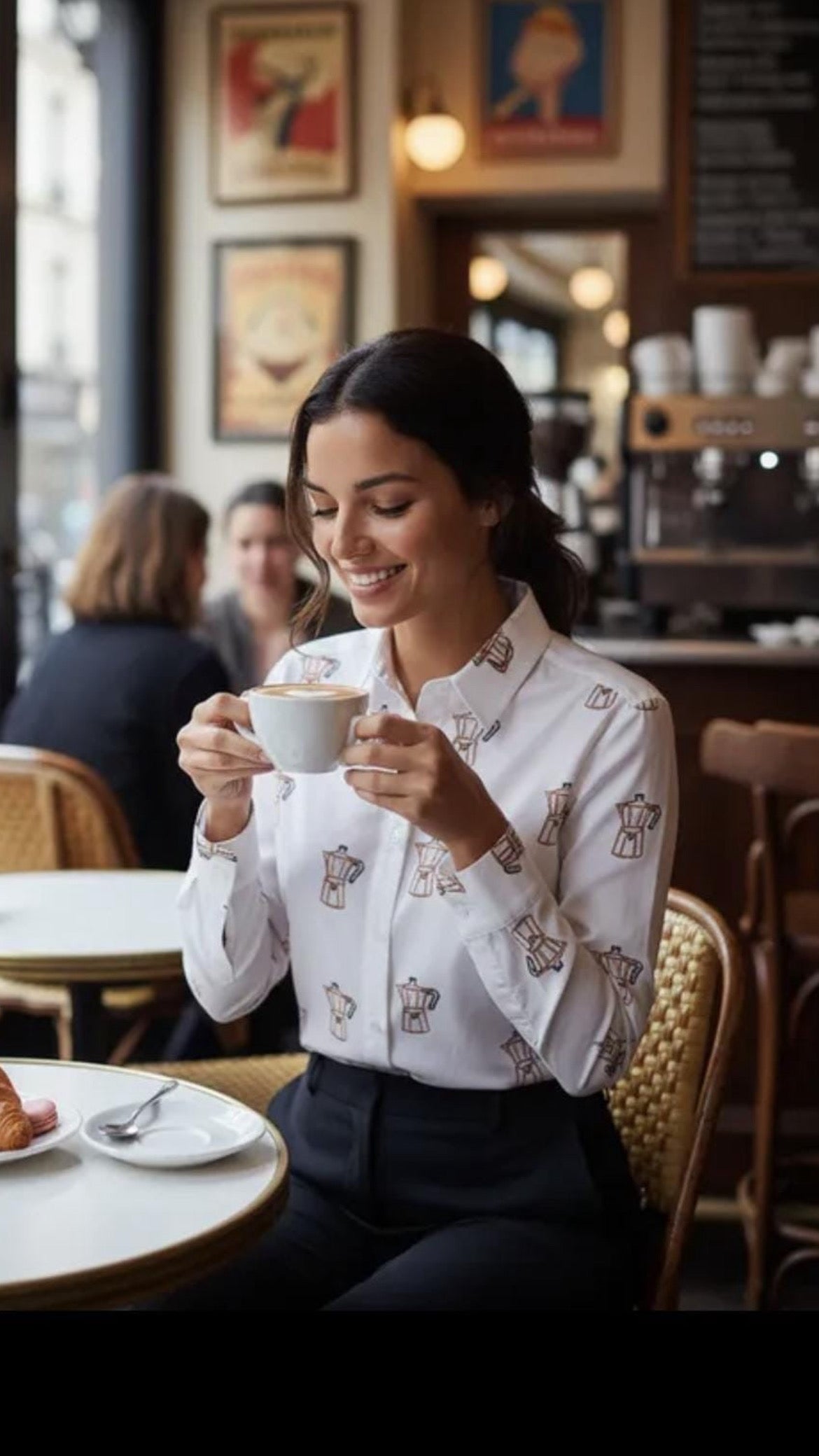 Camisa Budapest Café
