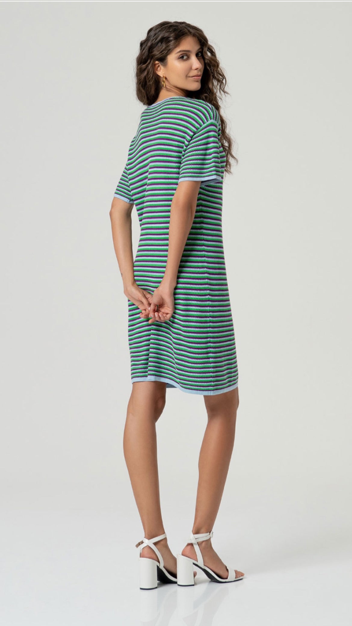 Vestido corto de punto a rayas Azul celeste