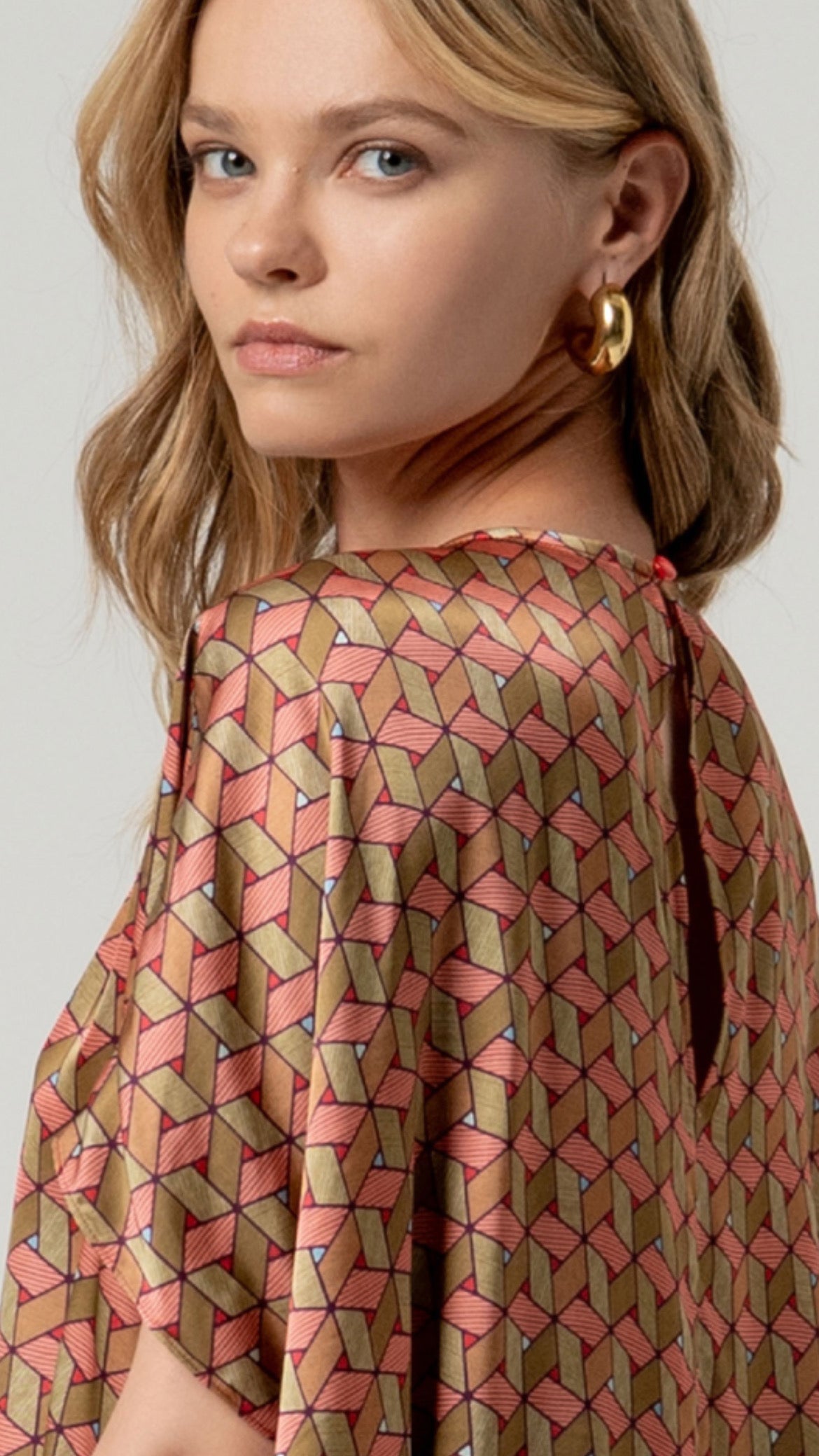 Blusa capa estampada asimétrica Multi