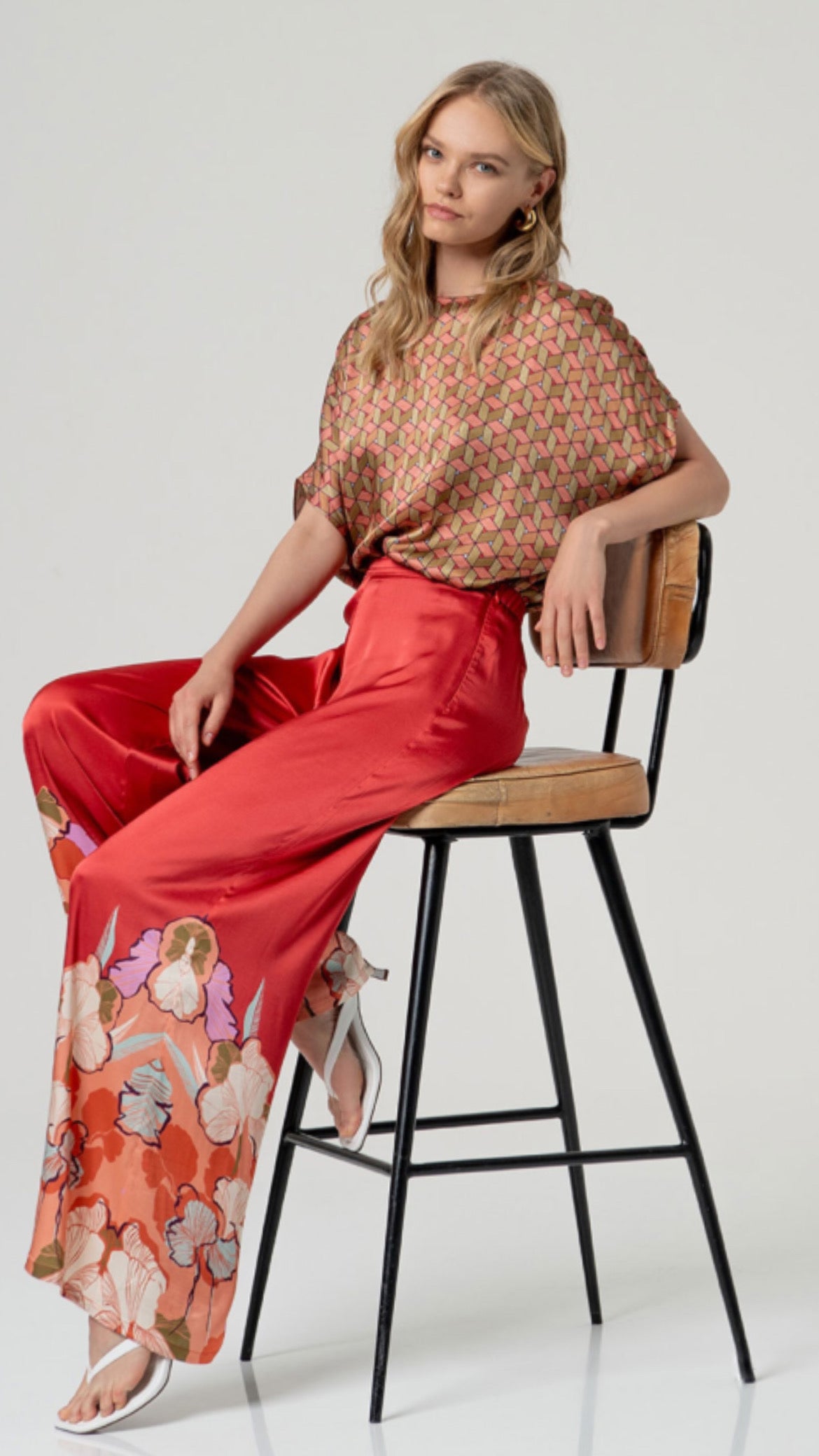 Blusa capa estampada asimétrica Multi