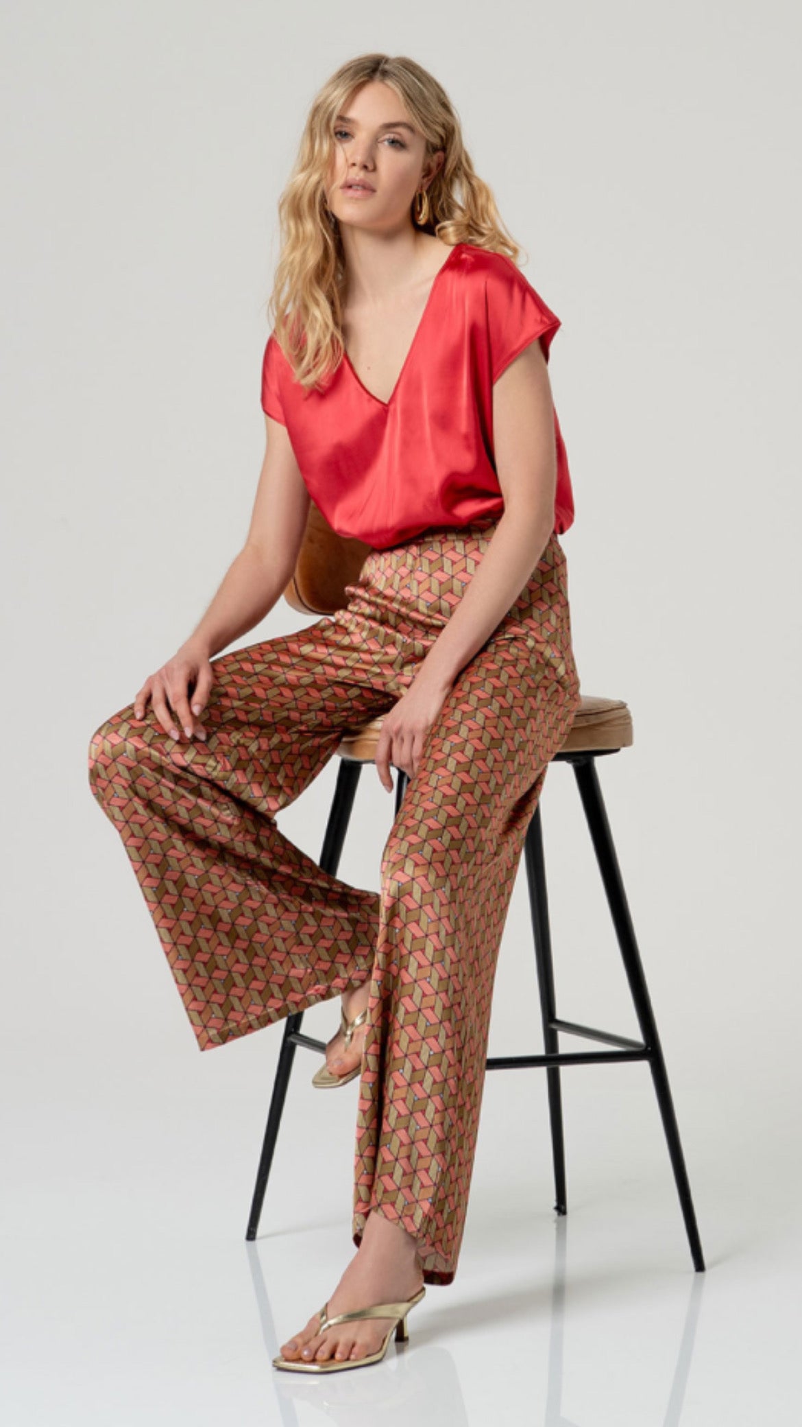 Pantalón ancho con print en bajo Multi