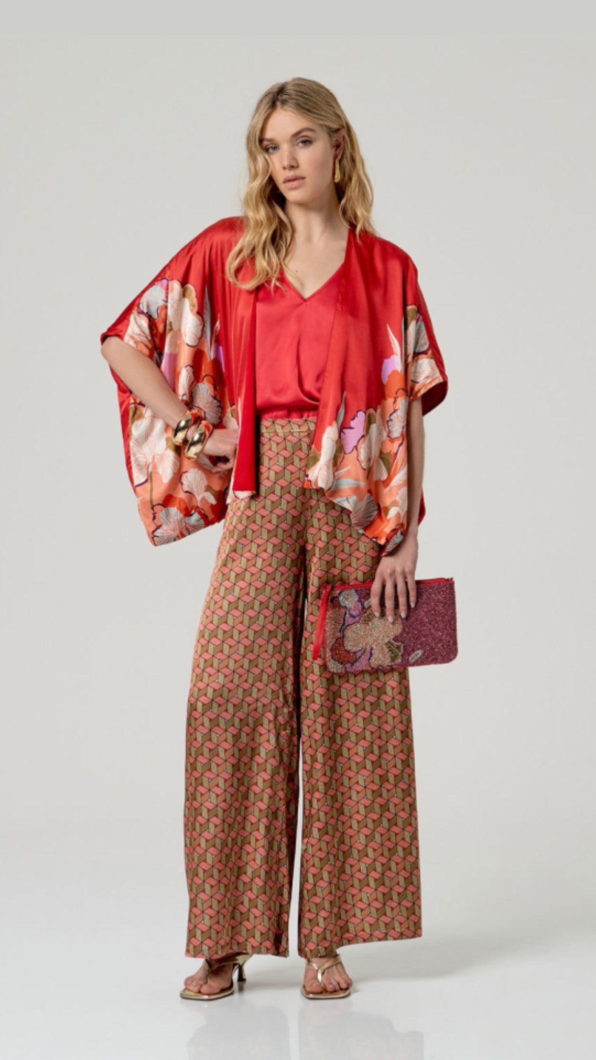 Pantalón ancho con print en bajo Multi