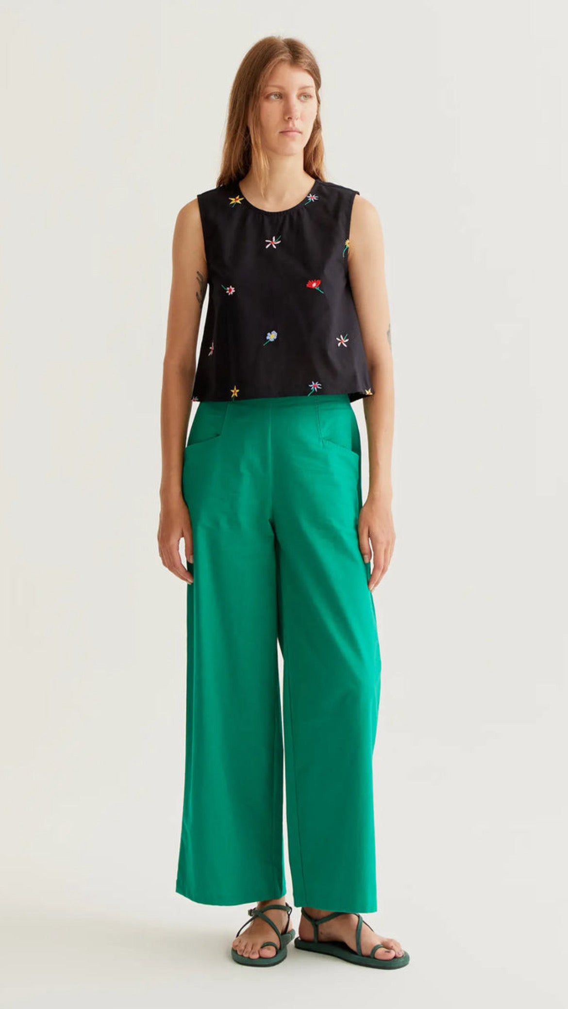 Top de tirantes con estampado Black Gardener