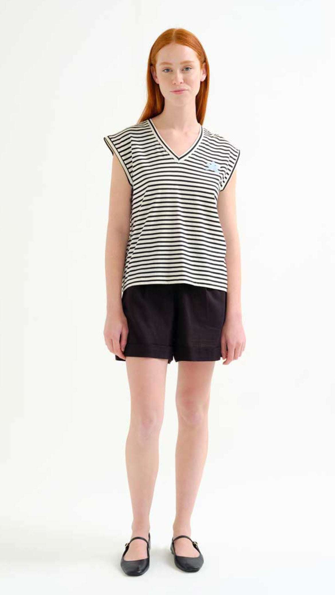 Camiseta sin mangas con estampado de rayas blanco y negro